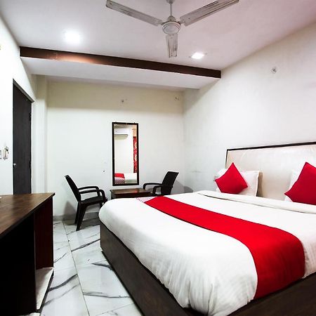 Oyo 44174 Hotel Mid Town Prime Harthala Екстер'єр фото