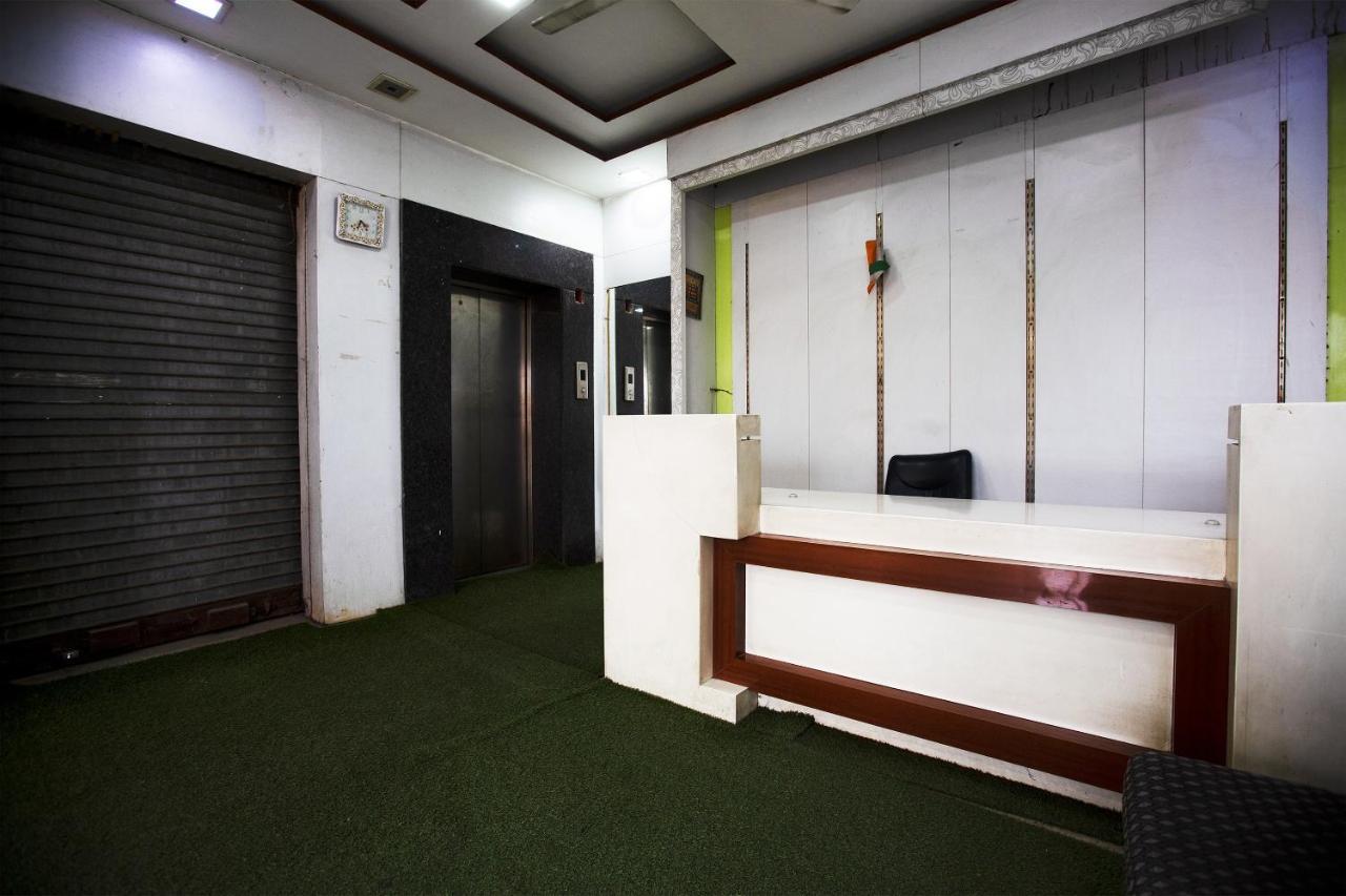 Oyo 44174 Hotel Mid Town Prime Harthala Екстер'єр фото