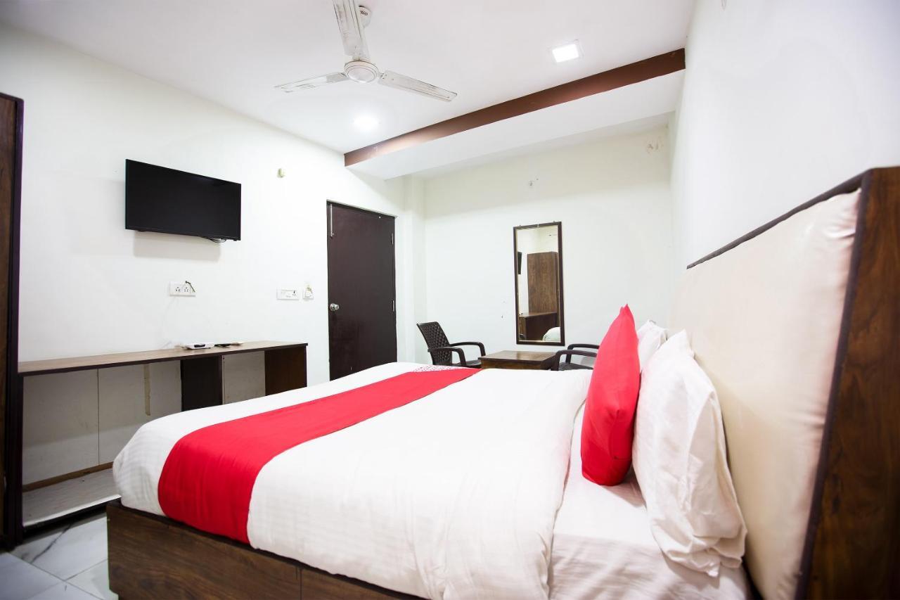 Oyo 44174 Hotel Mid Town Prime Harthala Екстер'єр фото