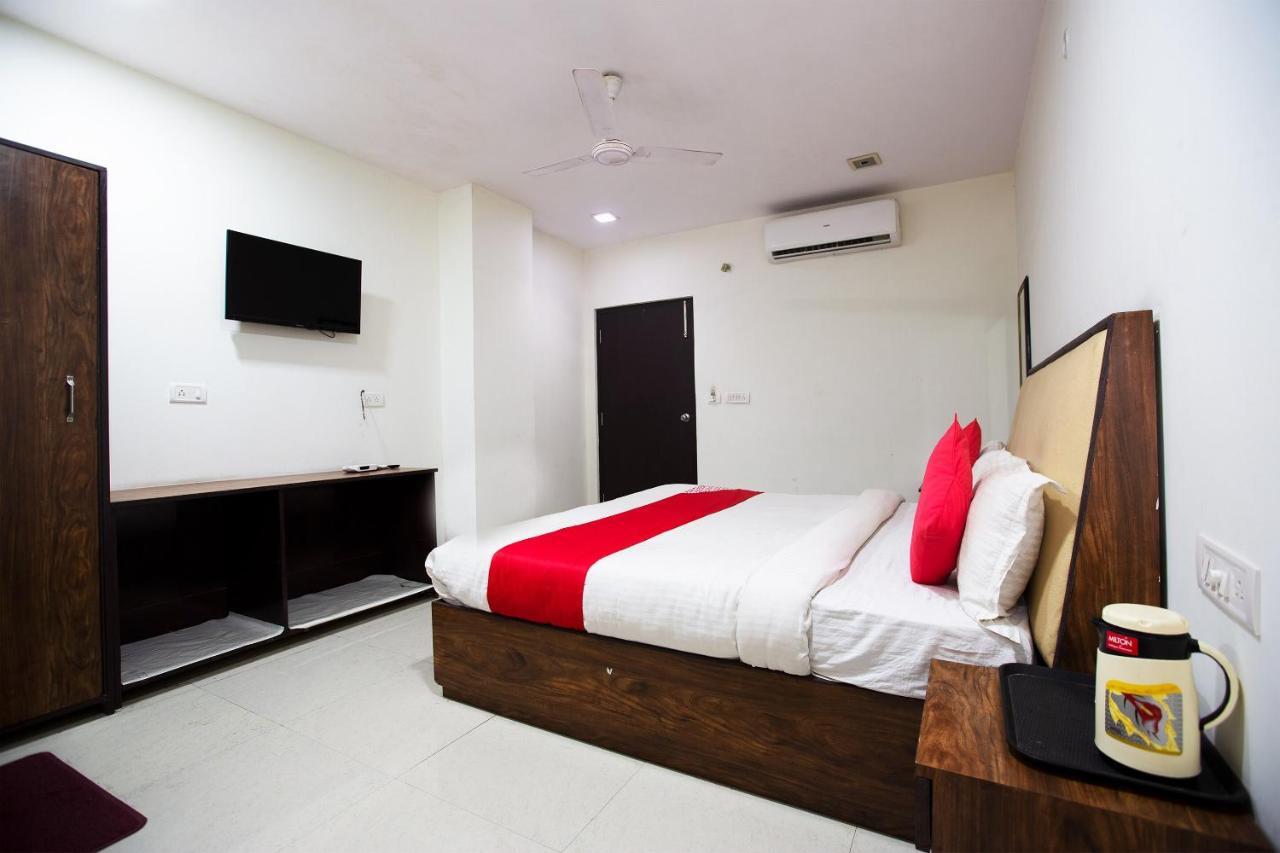 Oyo 44174 Hotel Mid Town Prime Harthala Екстер'єр фото