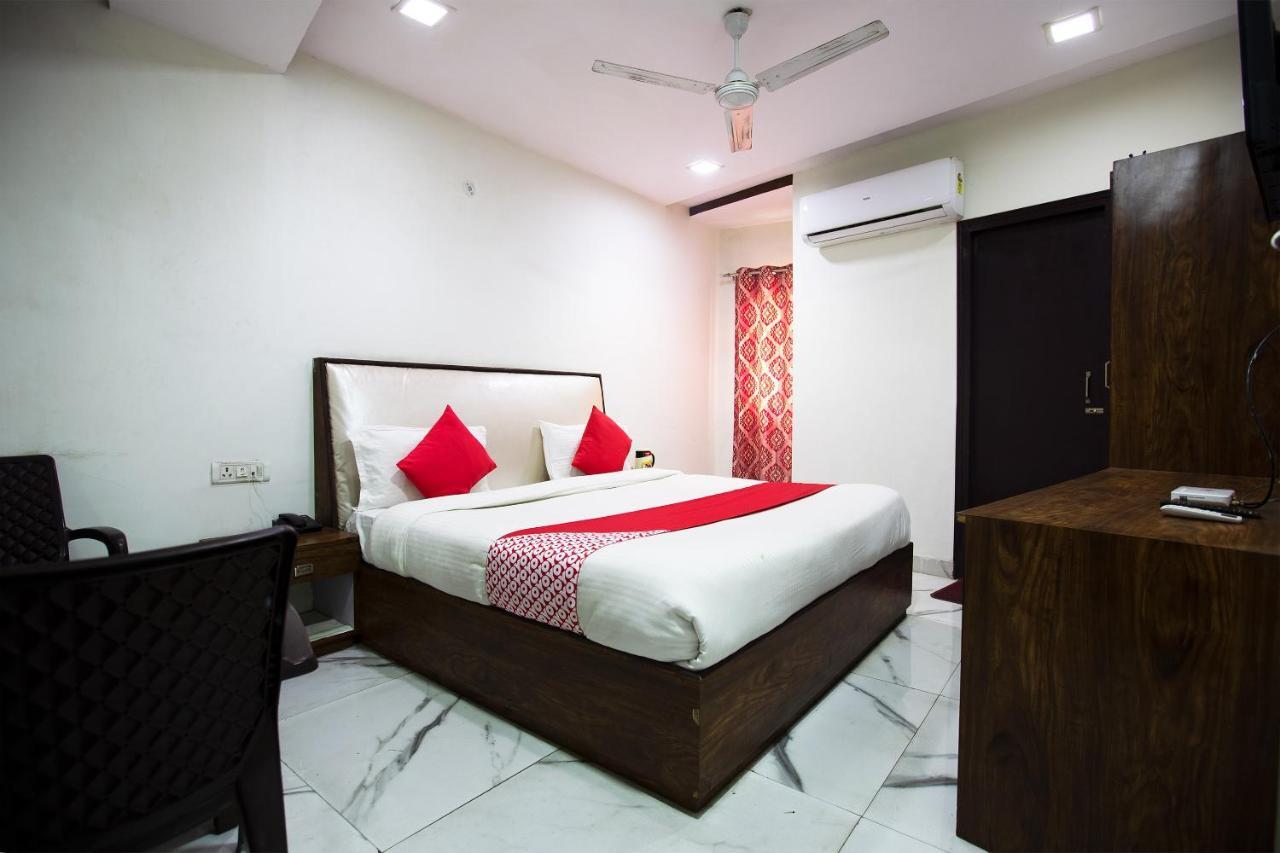 Oyo 44174 Hotel Mid Town Prime Harthala Екстер'єр фото