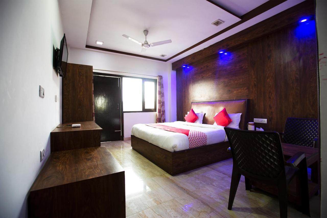 Oyo 44174 Hotel Mid Town Prime Harthala Екстер'єр фото