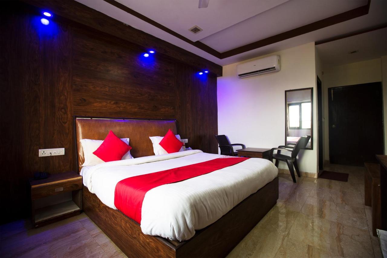 Oyo 44174 Hotel Mid Town Prime Harthala Екстер'єр фото