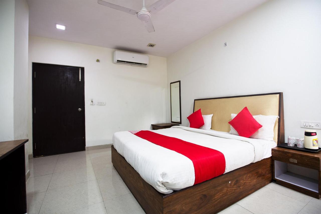 Oyo 44174 Hotel Mid Town Prime Harthala Екстер'єр фото