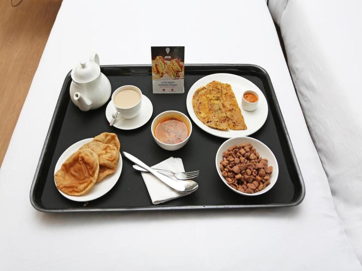 Oyo 44174 Hotel Mid Town Prime Harthala Екстер'єр фото